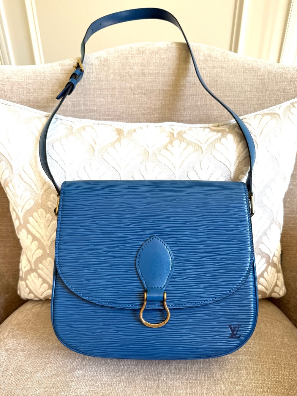 Authentic Louis Vuitton Saint Cloud GM shoulder bag blue Epi leather M51242 LV - Picture 3 of 16